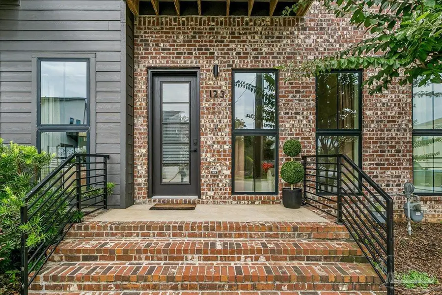 123 E La Rua St, Pensacola, FL 32501 - #2