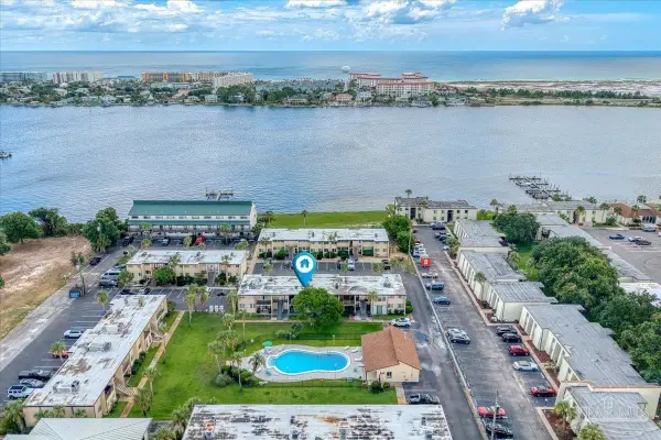 300 NW Miracle Strip Pkwy S.w. #3B, Ft Walton Beach, FL 32548
