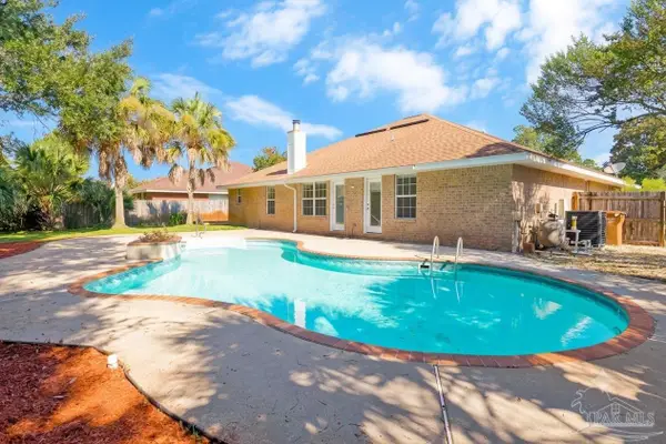 5049 Lantana Dr, Gulf Breeze, FL 32563