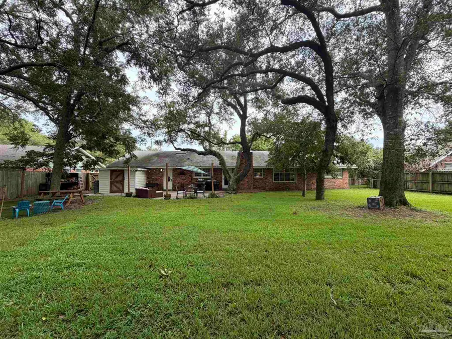 208 Hibiscus Ave, Gulf Breeze, FL 32561 - #2