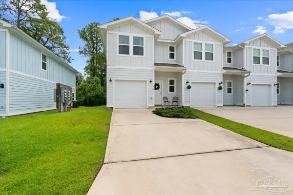 1638 Iroquois Ct, Pensacola, FL 32534