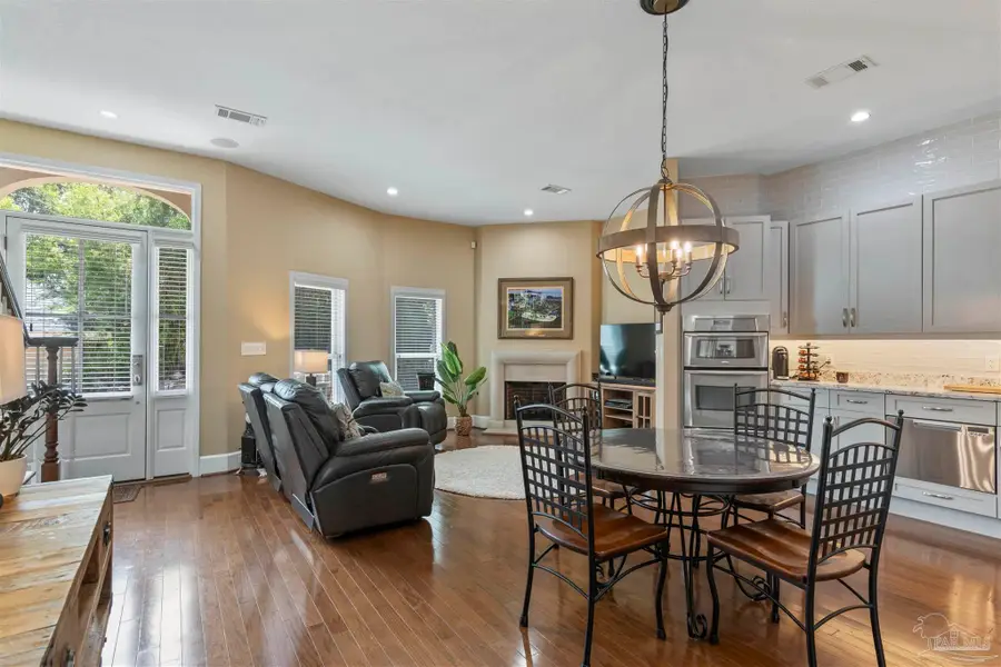 207 W Jackson St #11, Pensacola, FL 32501 - #2