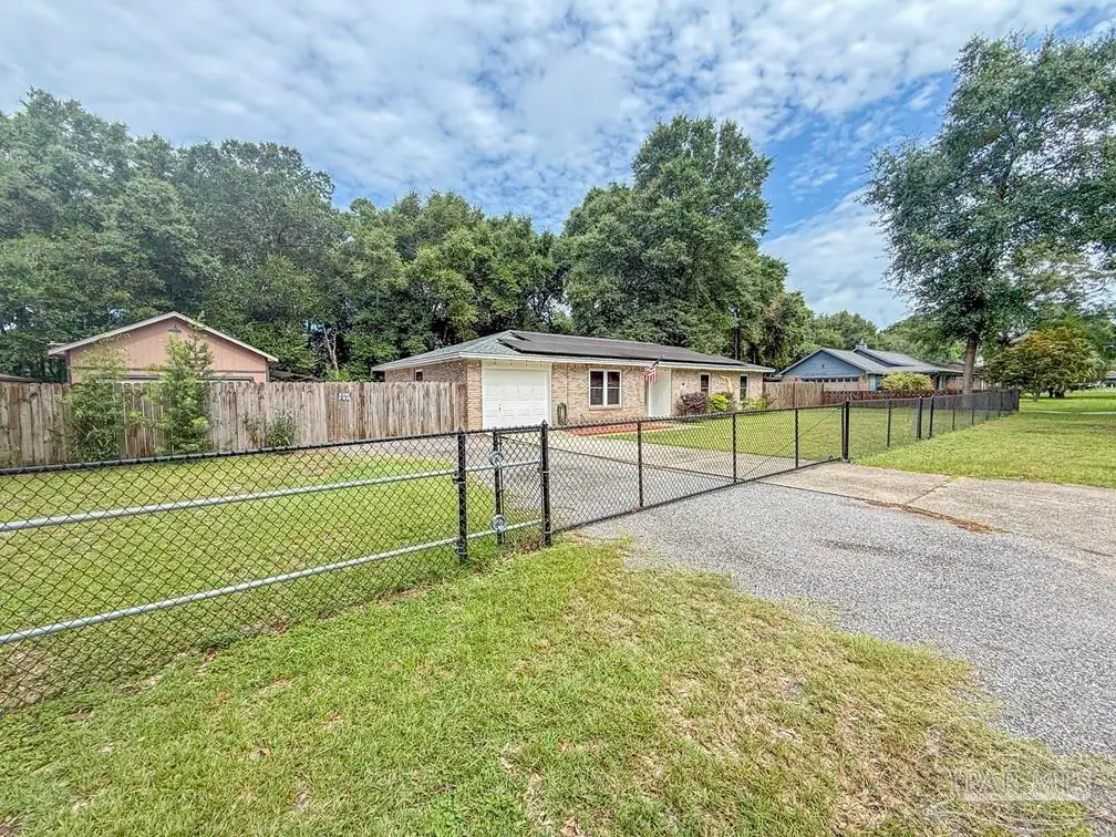 5535 Debbie Dr, Milton, FL 32570 - #1