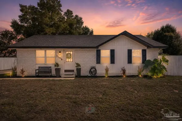 5365 Harmony Ln, Gulf Breeze, FL 32563