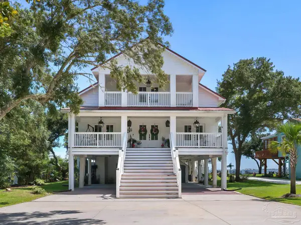 5485 Soundside Dr, Gulf Breeze, FL 32563