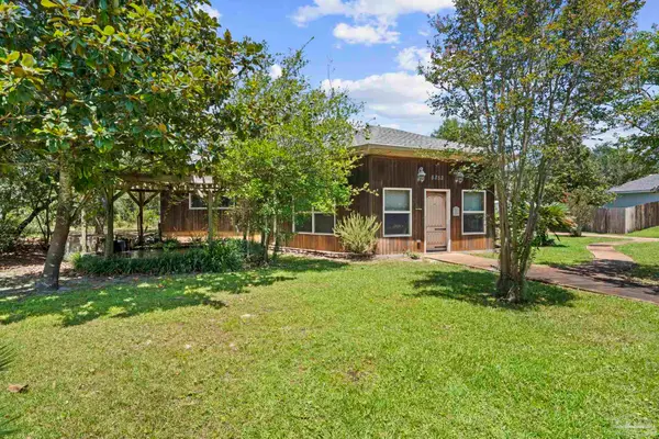 5852 Congress St, Gulf Breeze, FL 32563