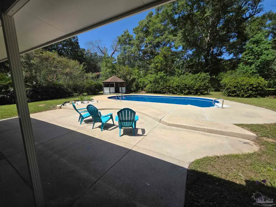 4301 Pace Ln, Milton, FL 32571 - #3