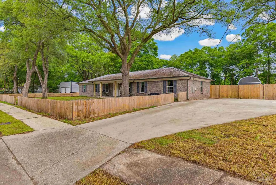 6628 Hinote St, Milton, FL 32570 - #2