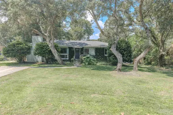 4 Cadiz St, Gulf Breeze, FL 32561