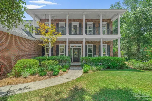4001 Bay Pointe Dr, Gulf Breeze, FL 32563