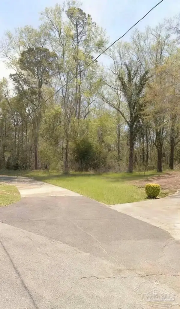 411 Albert Dr, Gardendale, AL 35071