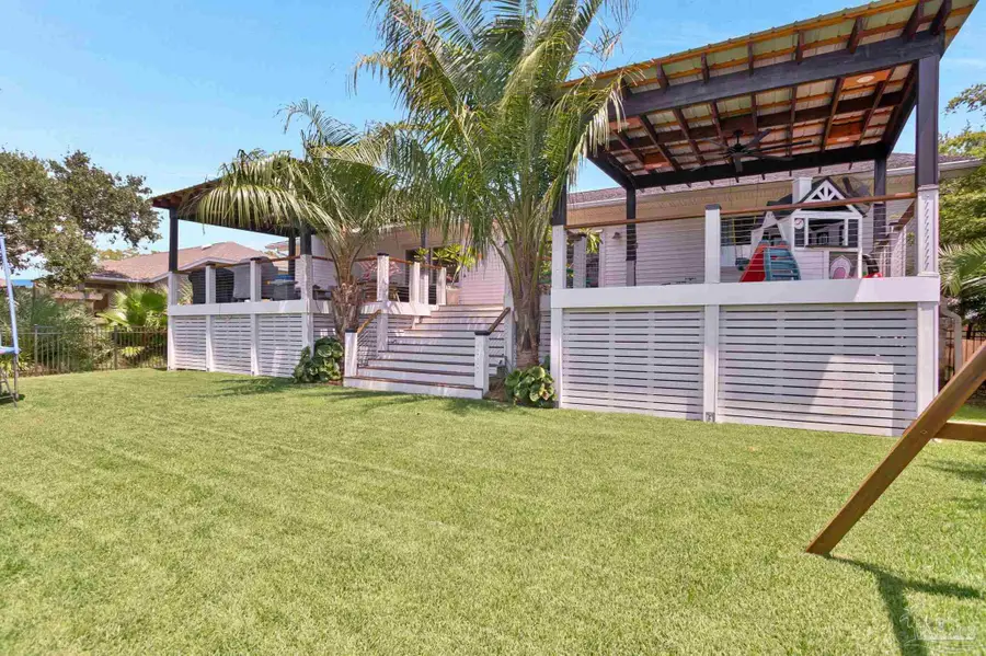 933 Coronado Dr, Gulf Breeze, FL 32563 - #2