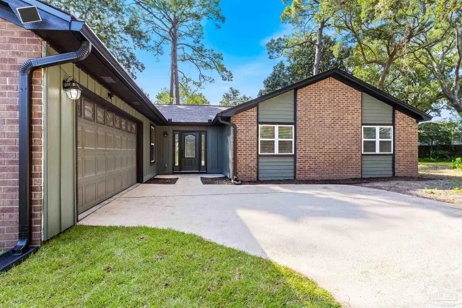 7855 Bay Meadows Dr, Pensacola, FL 32507 - #3