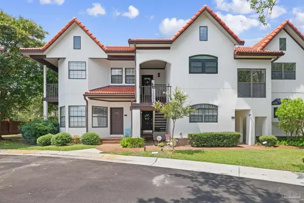 122 Baybridge Dr #K, Gulf Breeze, FL 32561