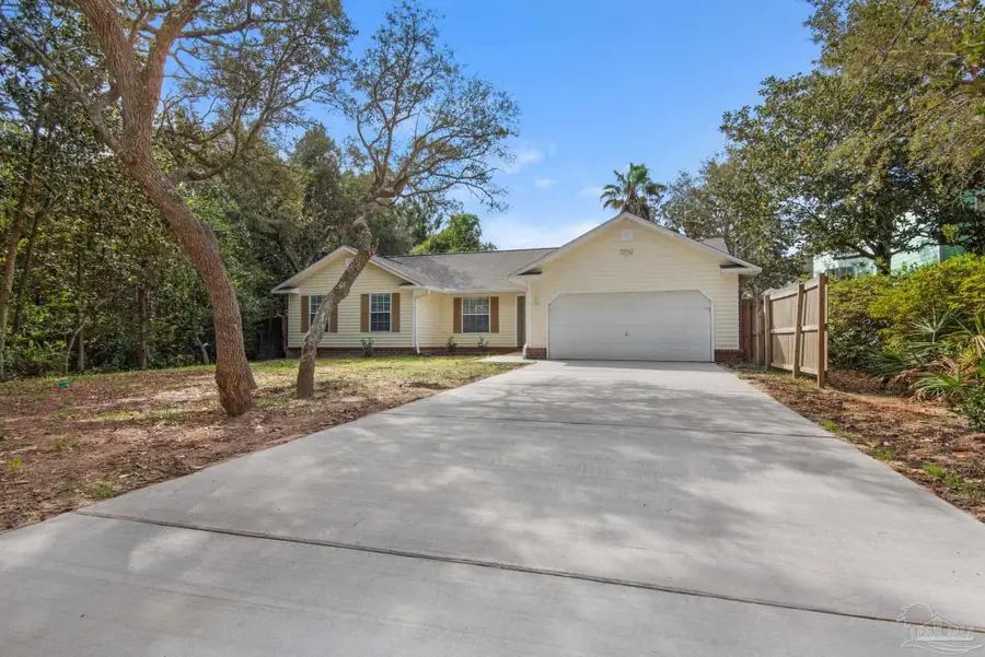 3009 Laurel Dr, Gulf Breeze, FL 32563 - #2