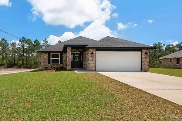 7961 Twin Lake Dr, Milton, FL 32583