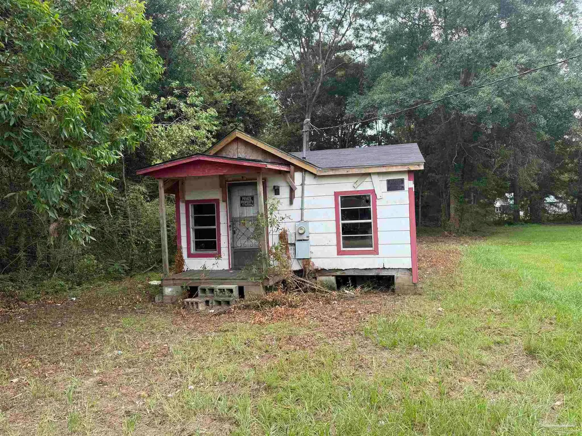 156 4th St, Atmore, AL 36502 - #1