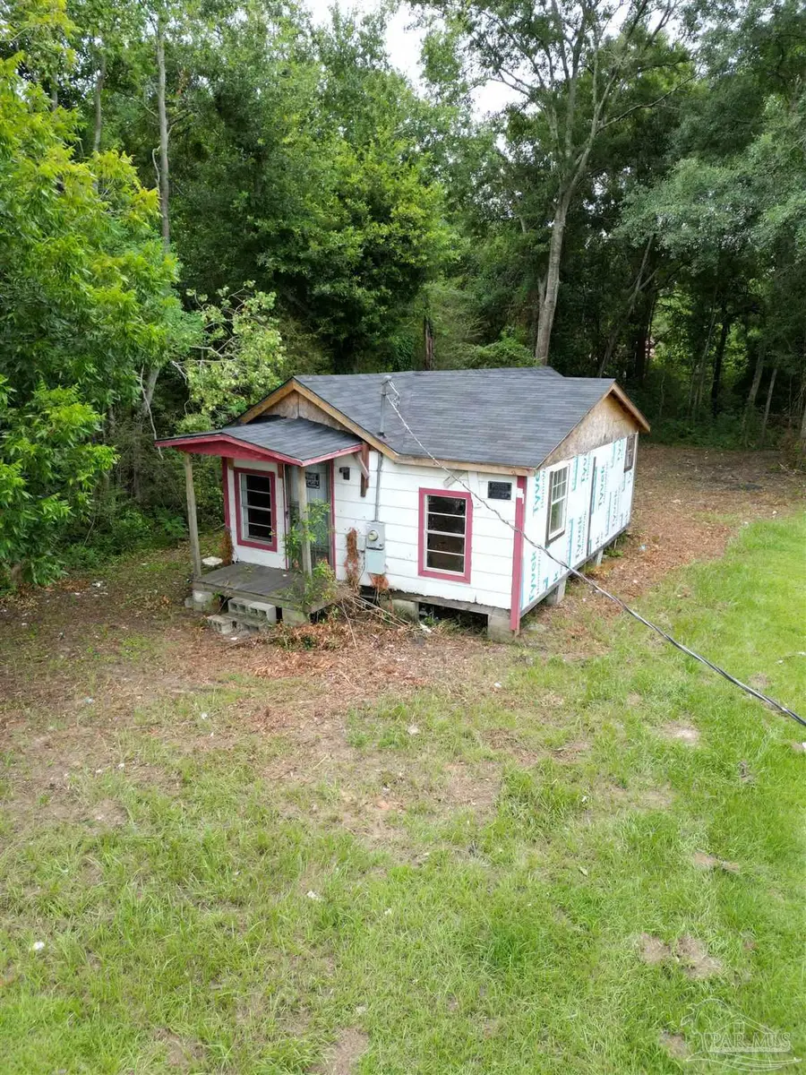 156 4th St, Atmore, AL 36502 - #3