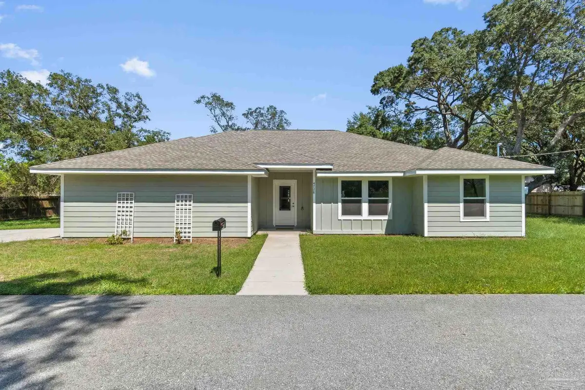 4728 Bay Breeze Dr, Gulf Breeze, FL 32563 - #1