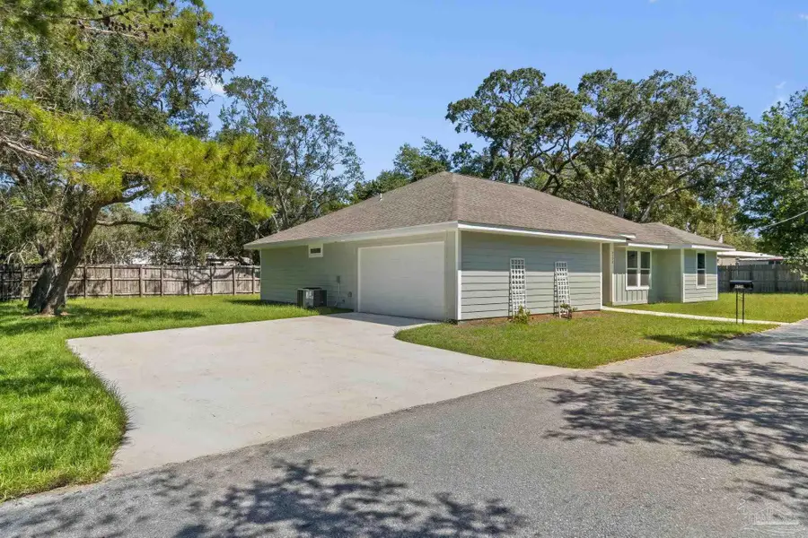 4728 Bay Breeze Dr, Gulf Breeze, FL 32563 - #2