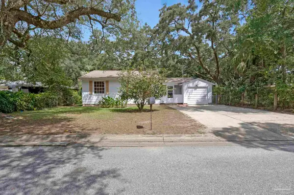 12 Dewitt Dr, Pensacola, FL 32507