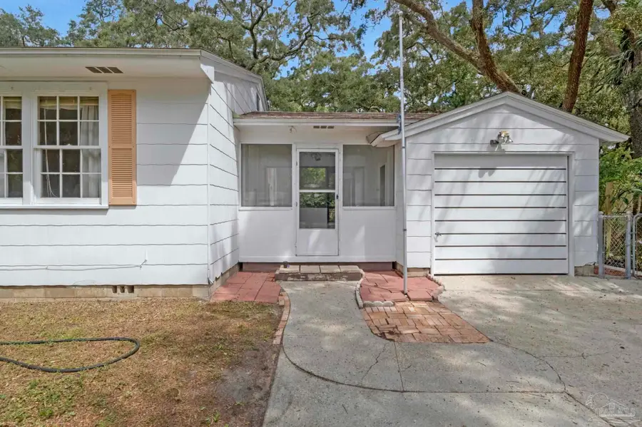 12 Dewitt Dr, Pensacola, FL 32507 - #2