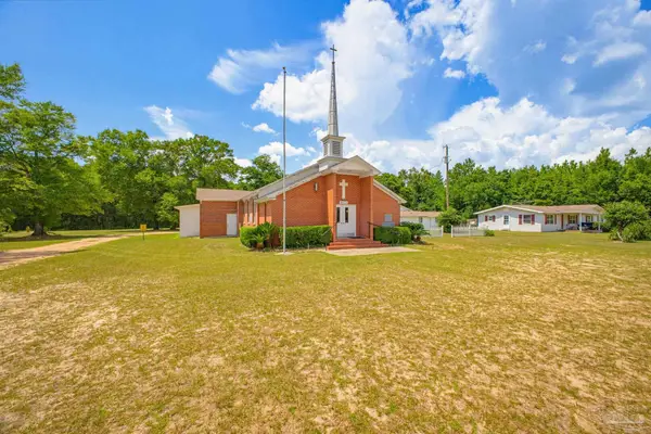 9475 Chumuckla Hwy, Jay, FL 32565