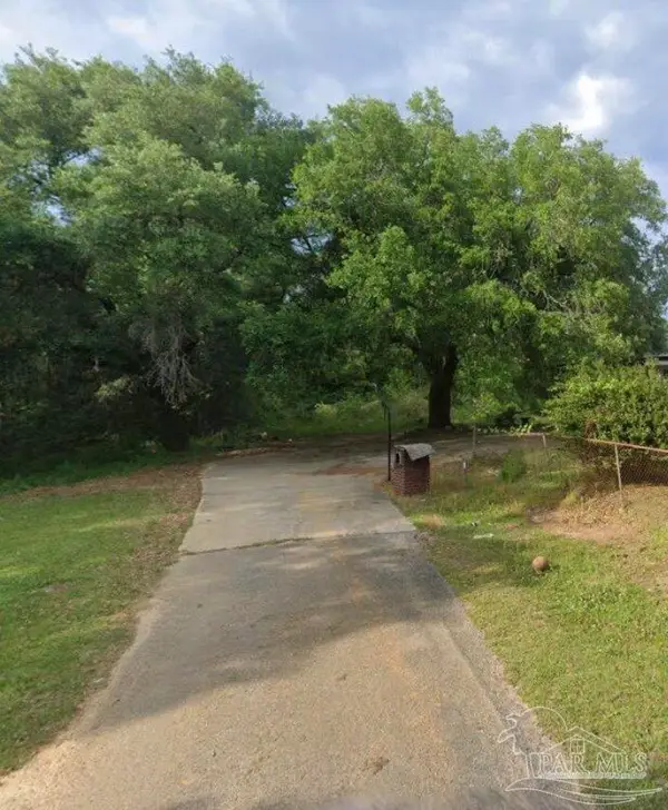 1004 W Hurricane Rd, Bay Minette, AL 36507