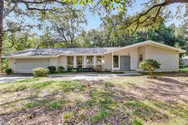 208 Cordoba St, Gulf Breeze, FL 32561