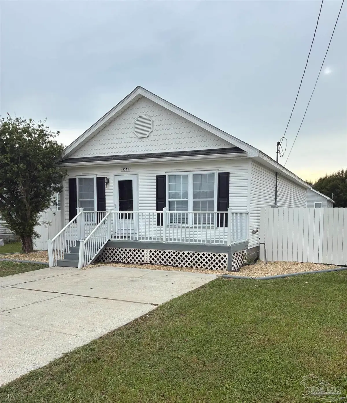 5321 Yellow Bluff Rd, Pensacola, FL 32507 - #1