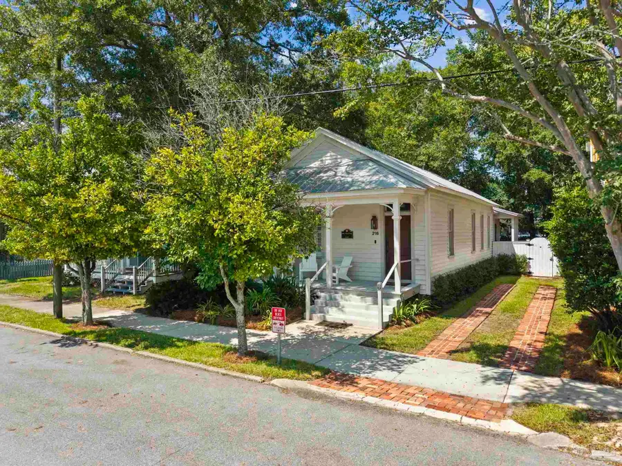 216 E Church St, Pensacola, FL 32502 - #2