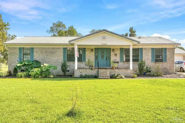1709 Crest Ln, Molino, FL 32577