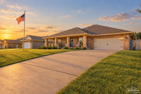 5745 Burr St, Milton, FL 32570