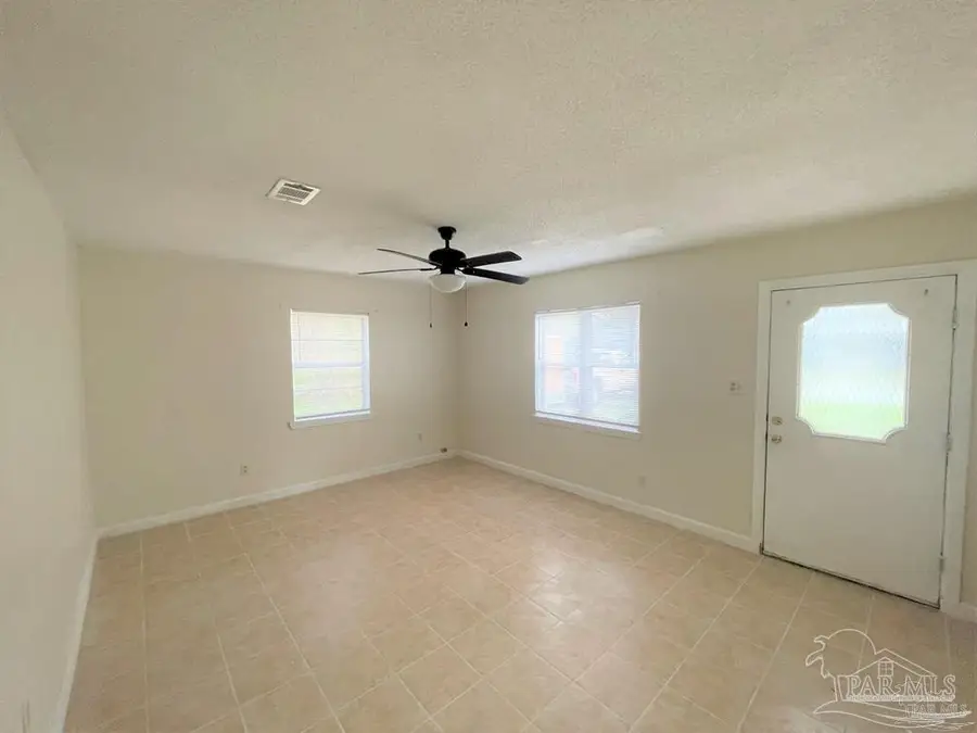 112 Myrtlewood Dr, Pensacola, FL 32503 - #2