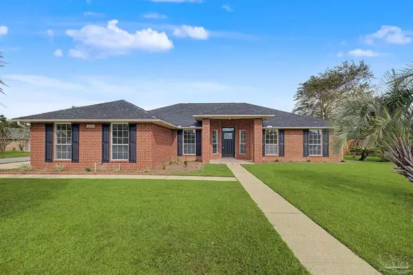 2216 Blue Lake Dr, Pensacola, FL 32506