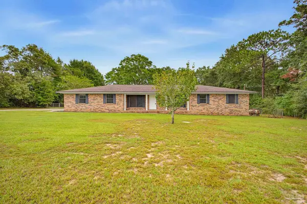 5560 Twin Creek Cir, Pace, FL 32571