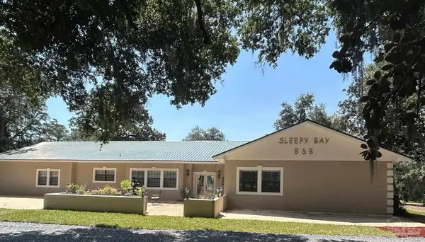 8215 Stillwater Cv, Navarre, FL 32566