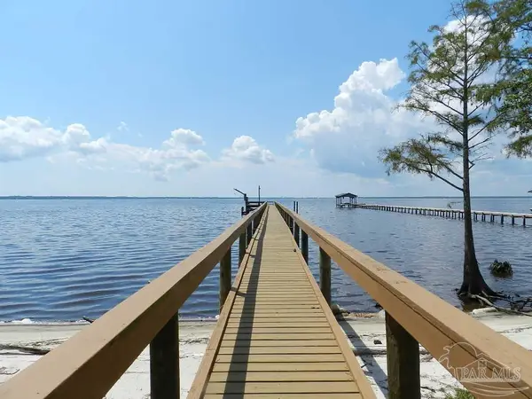 5639 Bay Forest Dr, Pensacola, FL 32526