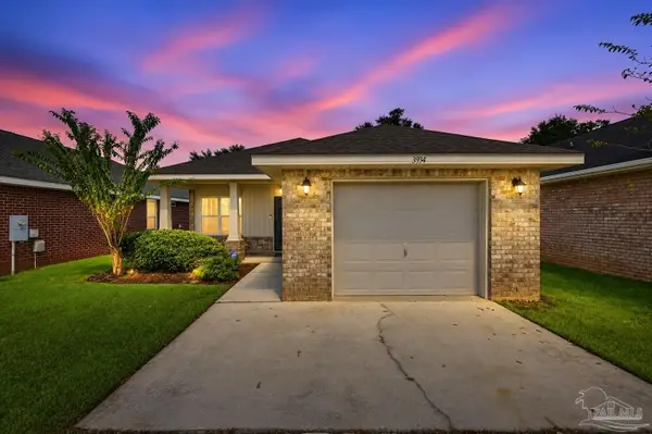 3934 Willow Glen Dr, Pace, FL 32571