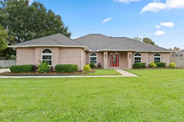 1017 Bushwood Dr, Cantonment, FL 32533