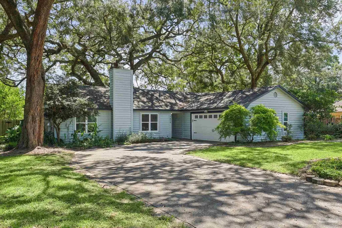 7474 Baywoods Ln, Pensacola, FL 32504 - #1