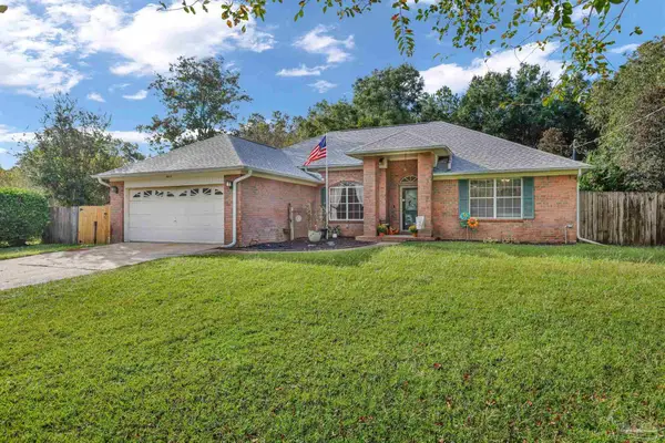 5615 Whispering Woods Dr, Pace, FL 32571