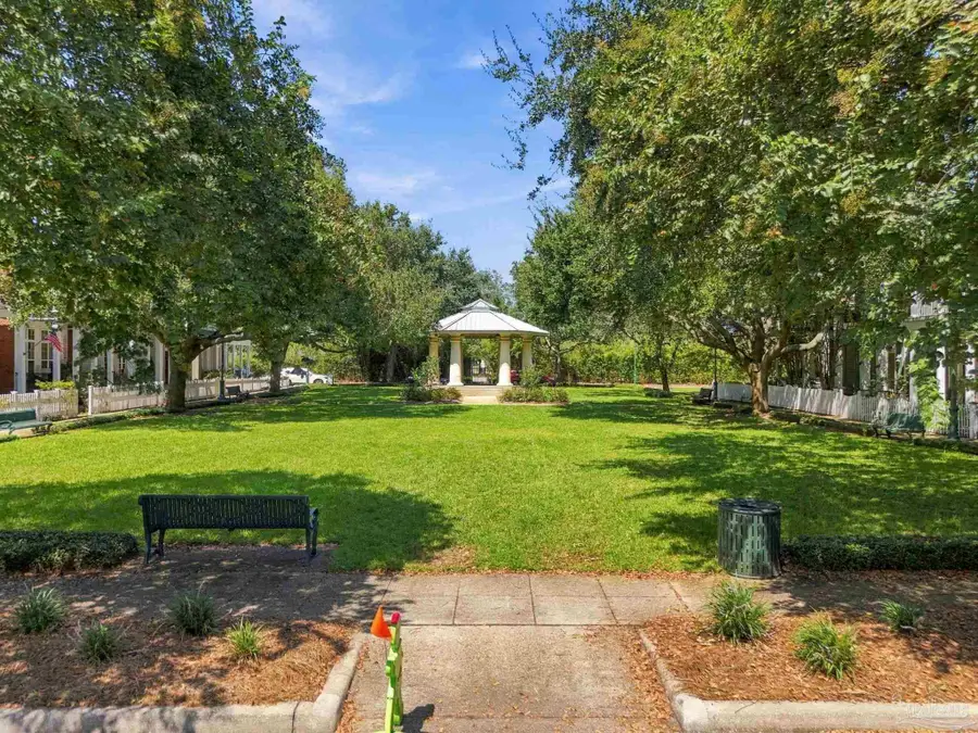 19 North 9th Ave, Pensacola, FL 32502 - #3