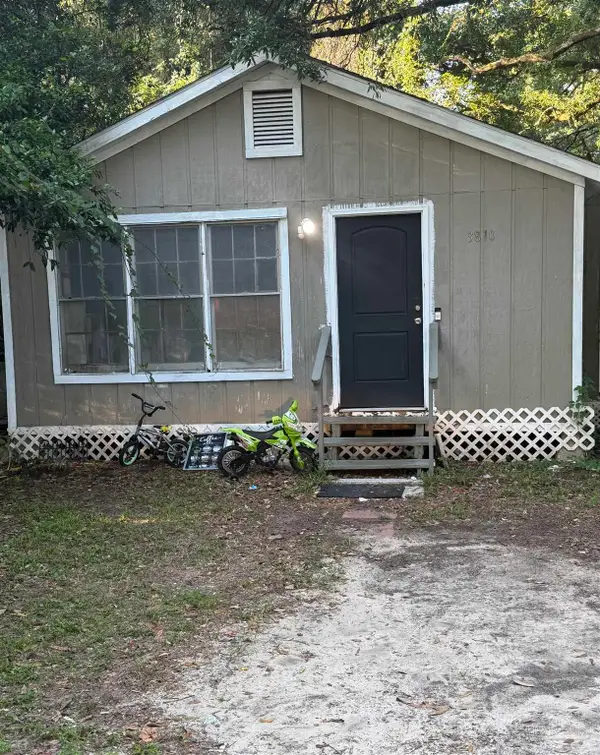 3810 W Maxwell St, Pensacola, FL 32505