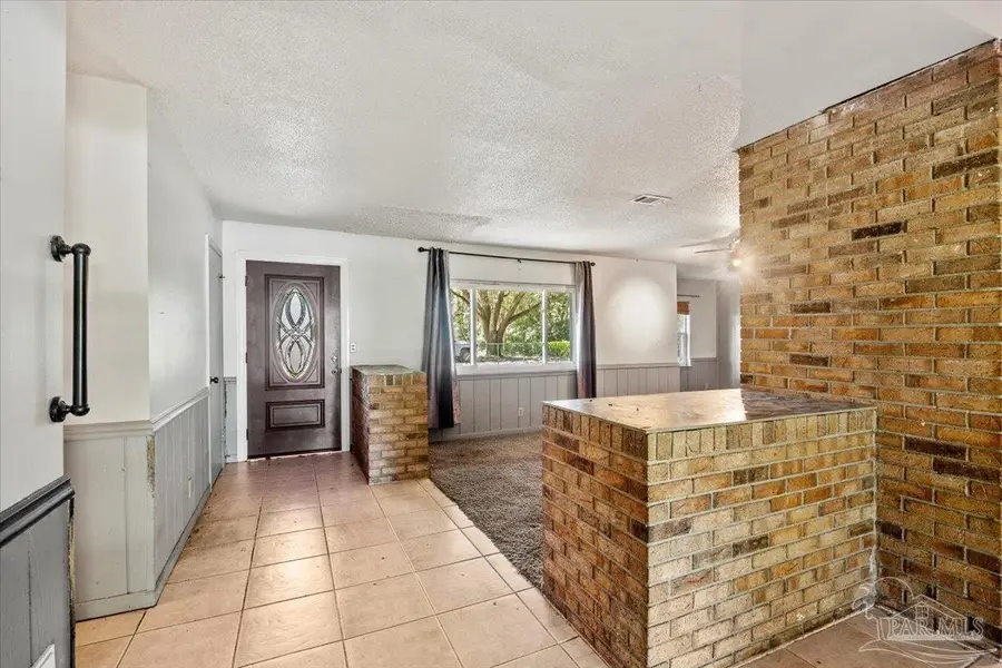 632 Powell St, Pensacola, FL 32534 - #3