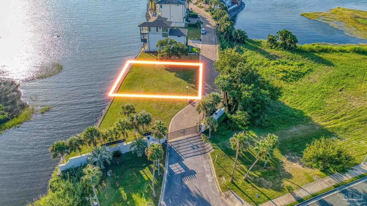 4 Wharf Ave, Pensacola, FL 32502 - #1