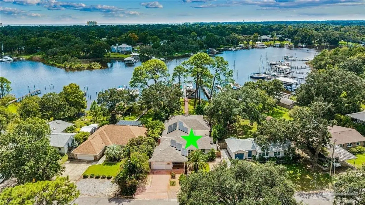 201 Edgewater Dr, Pensacola, FL 32507 - #1