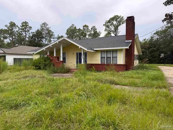 3037 N 13th Ave, Milton, FL 32583