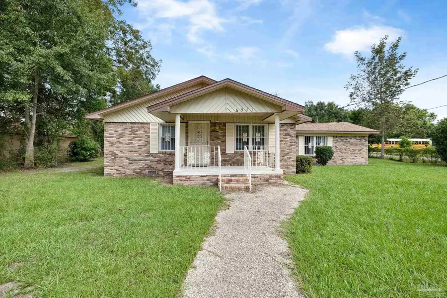 6971 Jefferson Ave, Century, FL 32535 - #2