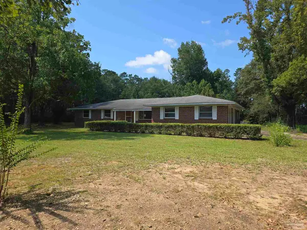 3551 Ridgecrest Ln, Cantonment, FL 32533